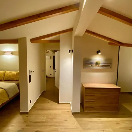 Element - Yellow - 2bd - Kalambaka