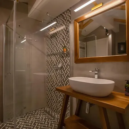 Element - Yellow - 2bd - Apartment Kalambaka