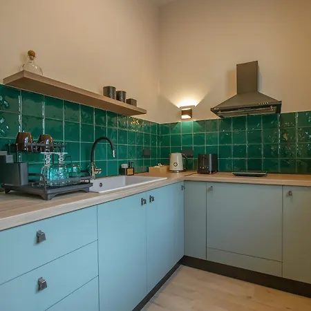 Element - Yellow - 2bd - Kalambaka